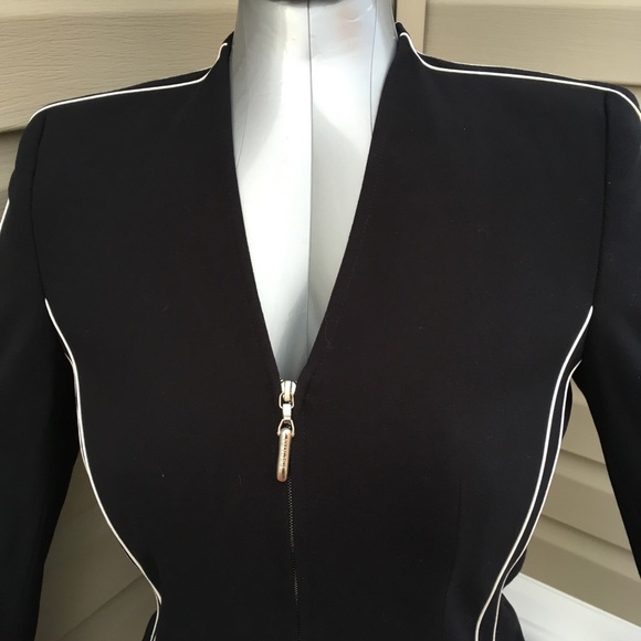 ESCADA 💯Authentic Classic Jacket in Navy Blue - Picture 6 of 8